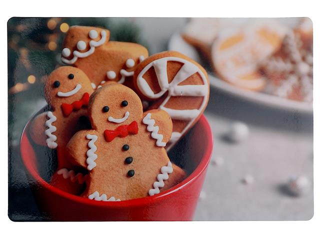 PLASTIC GINGERBREAD PLACEMAT