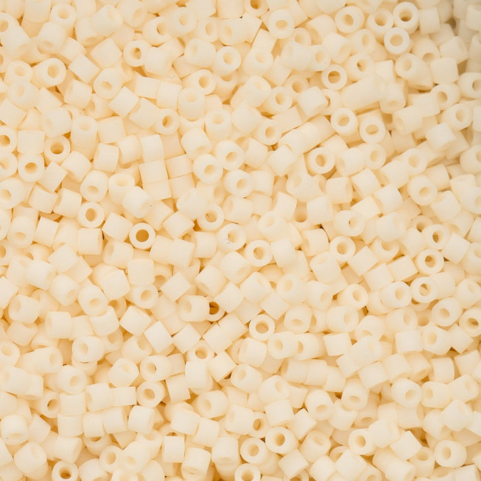 Close-up of beige CYLIN beads
