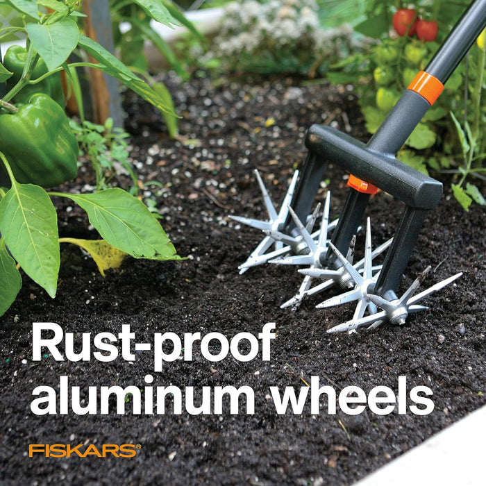 FISKARS EXTENDED REACH CULTIVATOR